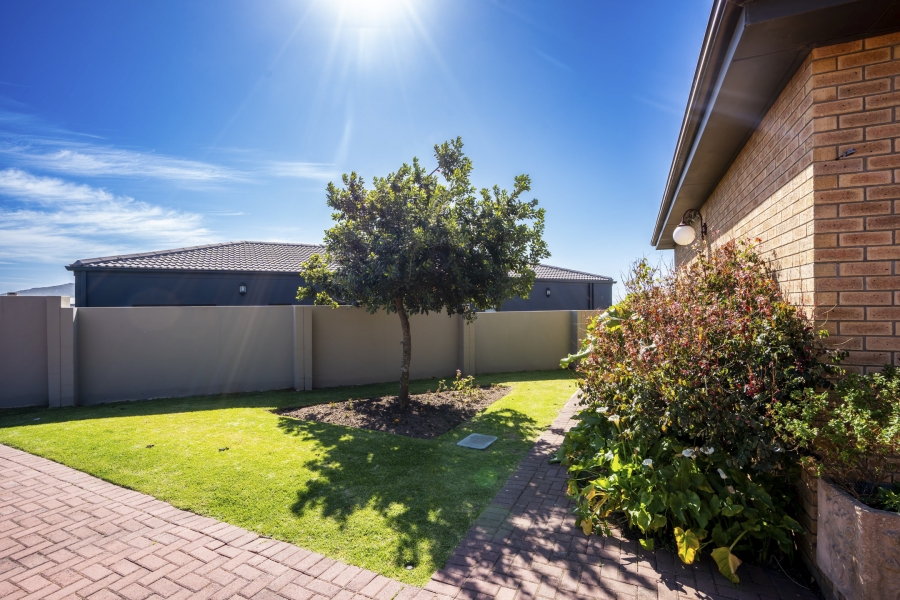 4 Bedroom Property for Sale in Myburgh Park Western Cape